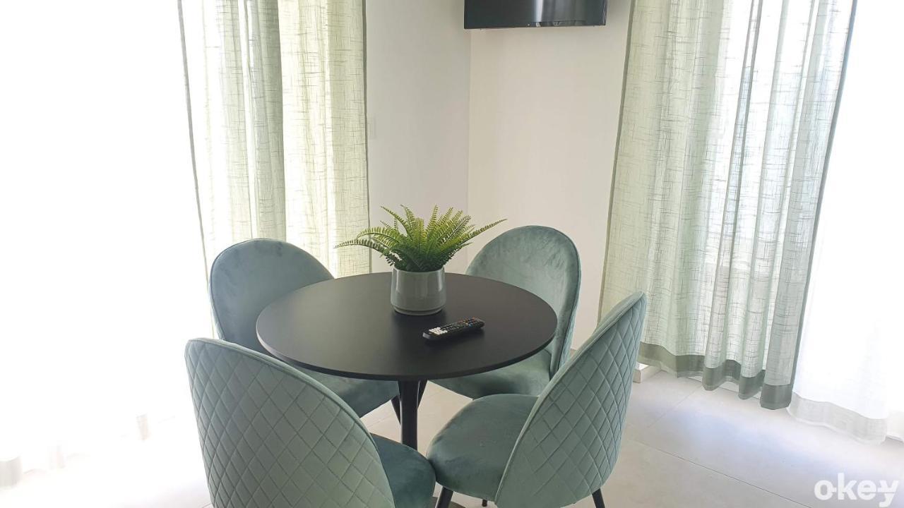 Villa Mediterranea Apartments - Seaview, Pool & Garden Bari Eksteriør bilde