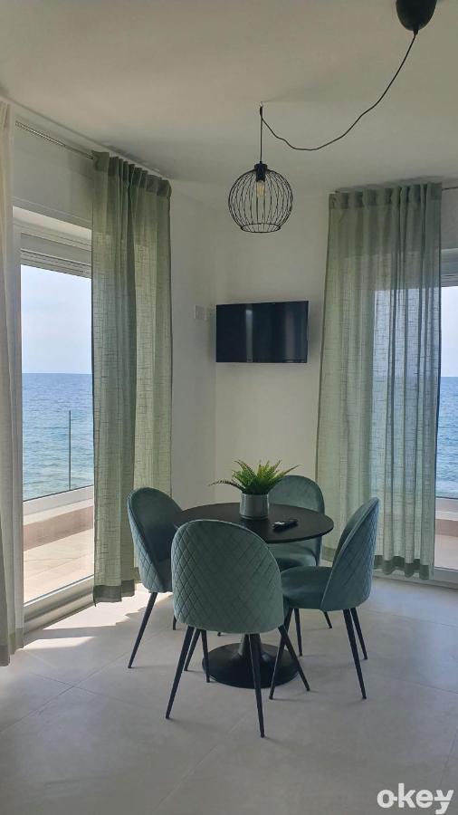 Villa Mediterranea Apartments - Seaview, Pool & Garden Bari Eksteriør bilde