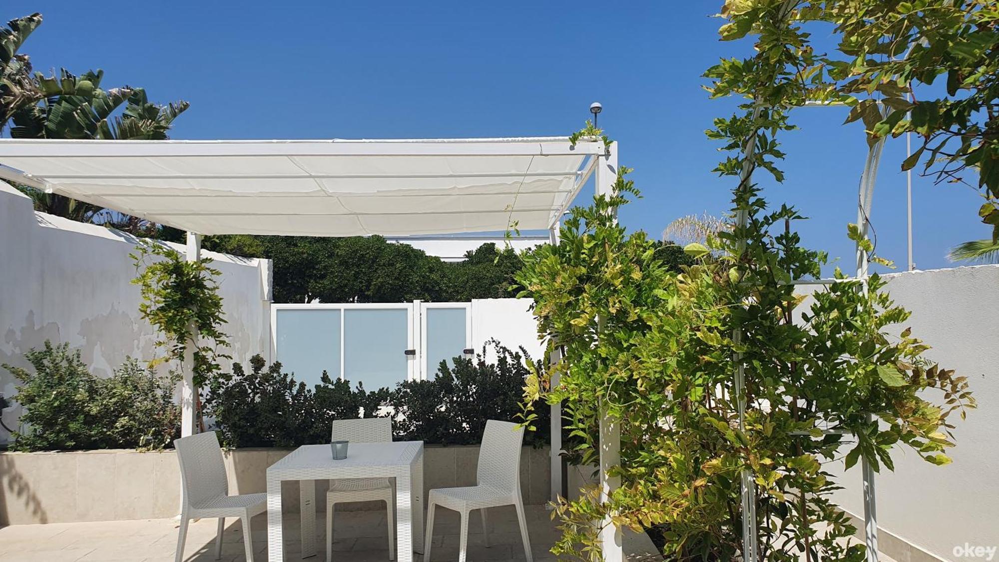 Villa Mediterranea Apartments - Seaview, Pool & Garden Bari Eksteriør bilde